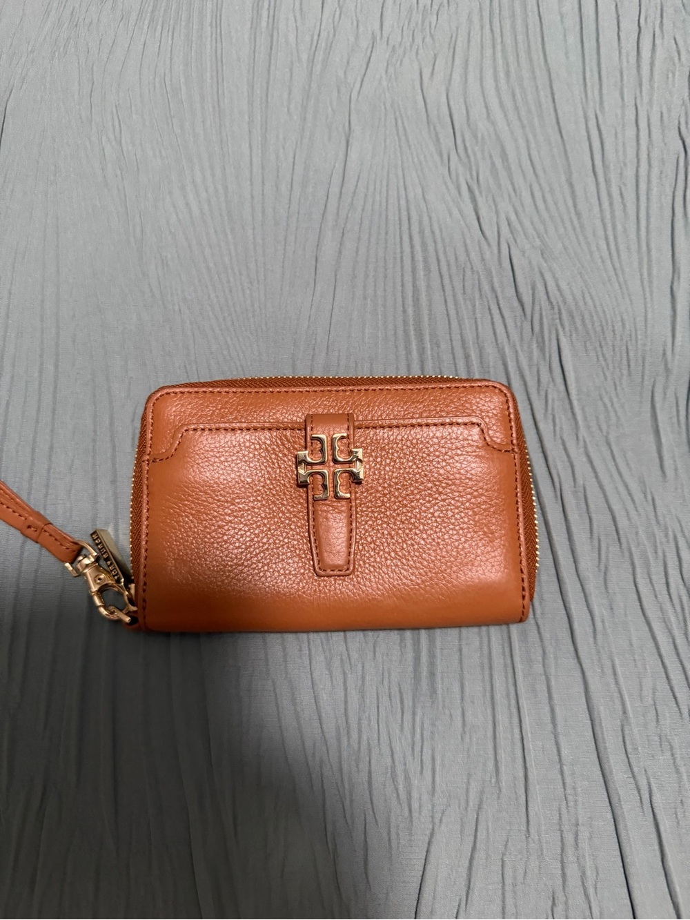Tory Burch Small Pebbled Leather Wristlet Wallet in Cognac